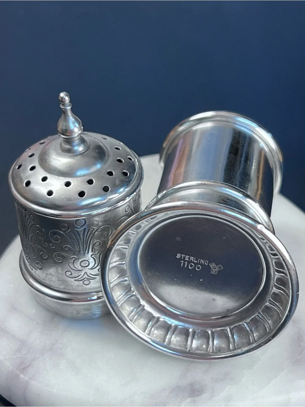 Antique Redlich & Co Sterling Silver Shaker Caster 1100 Rococo Scroll 1.82oz